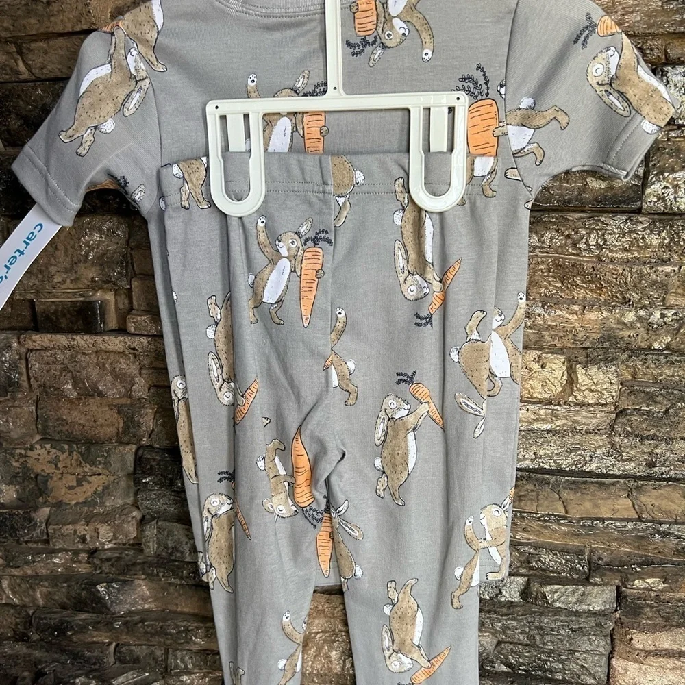 Carter's Gray Pajama Sets with Giraffe Pattern
